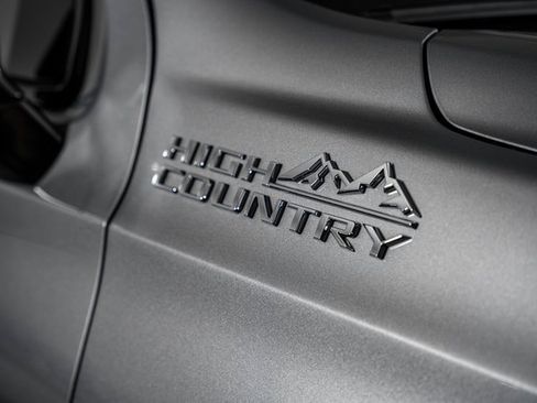 Used 2024 Chevrolet Tahoe High Country image 16