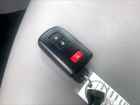 Used 2017 Toyota Prius V Four image 13