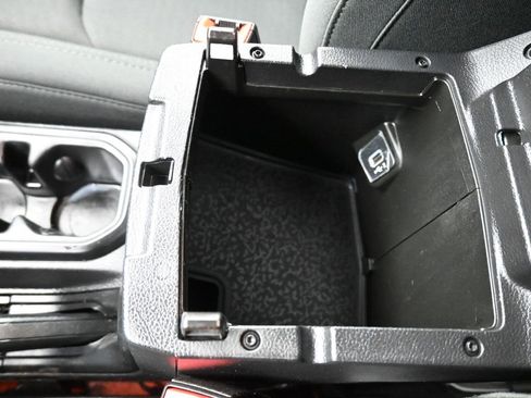 Used 2019 Jeep Wrangler Unlimited Sport S image 23