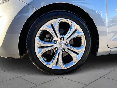 Used 2013 Hyundai Elantra GT w/ Touch & Go Pkg image 10