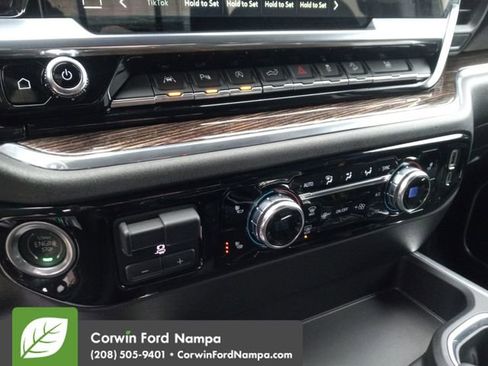 Used 2023 GMC Sierra 1500 Elevation w/ Preferred Package image 17