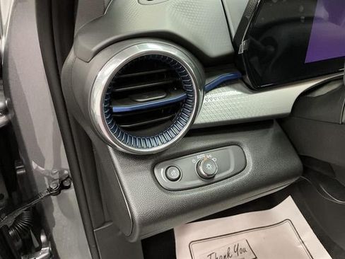 New 2026 Chevrolet Trax LT w/ LT Convenience Package FWD image 11