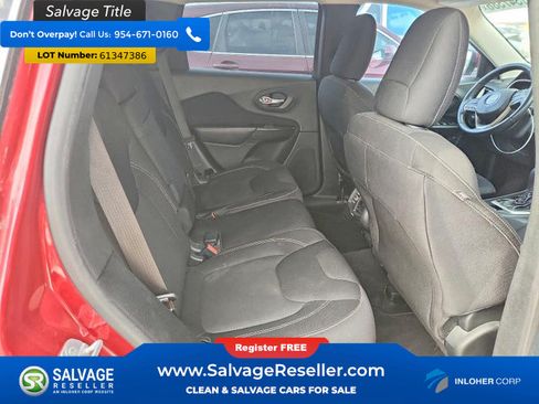 Used 2015 Jeep Cherokee Latitude FWD image 15