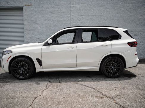 Used 2024 BMW X5 xDrive40i w/ M Sport Package AWD/4WD image 10