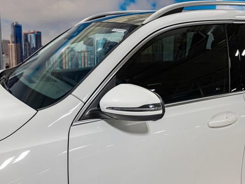 Used 2026 Mercedes-Benz GLB 250 4MATIC image 10