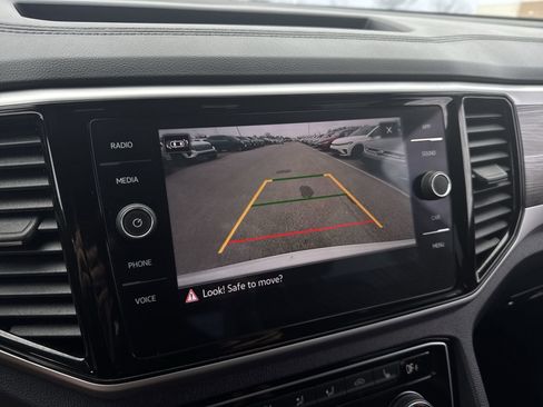 Used 2023 Volkswagen Atlas Cross Sport SE image 14