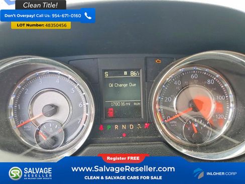 Used 2014 Chrysler Town & Country Touring FWD image 12