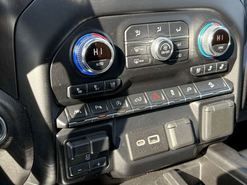 Used 2021 GMC Sierra 1500 AT4 w/ AT4 Premium Package image 21