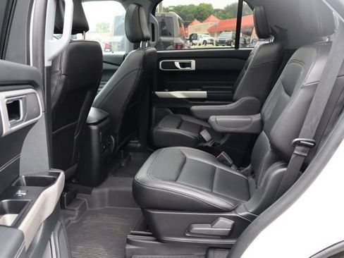 Used 2023 Ford Explorer XLT w/ Equipment Group 202A AWD/4WD image 26