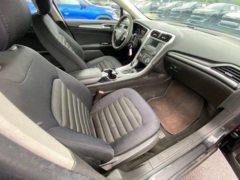 Used 2014 Ford Fusion SE FWD image 27