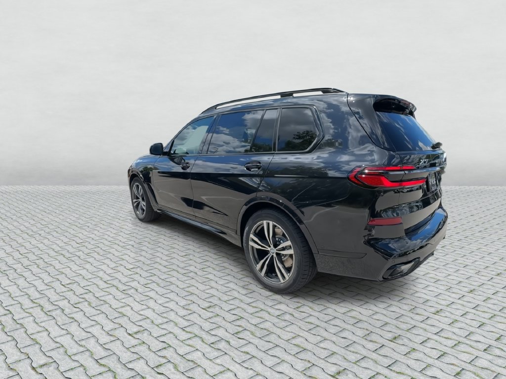 Used 2027 BMW X7 xDrive40i w/ M Sport Package AWD/4WD image 6