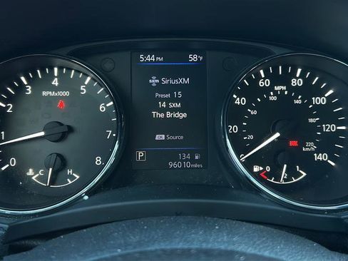 Used 2019 Nissan Rogue SL w/ Premium Package image 24