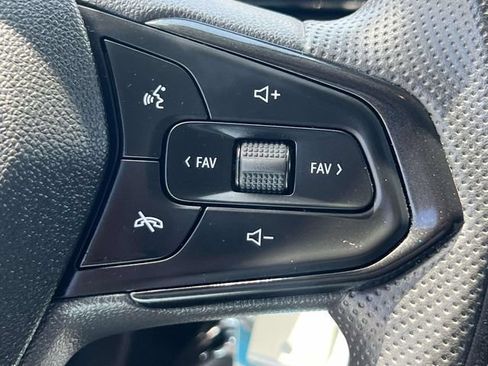 Used 2024 Chevrolet Trax LS w/ LS Convenience Package FWD image 20