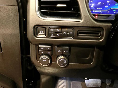 Used 2022 Chevrolet Tahoe RST w/ Luxury Package image 26