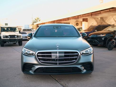 Used 2022 Mercedes-Benz S 580 4MATIC Sedan image 2