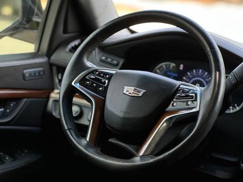 Used 2016 Cadillac Escalade Premium AWD/4WD image 30