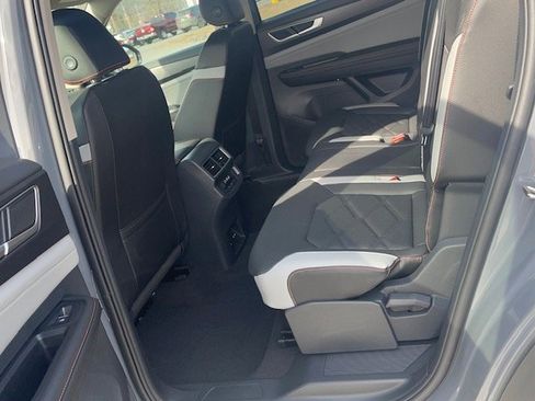 New 2026 Volkswagen Atlas Peak Edition image 6