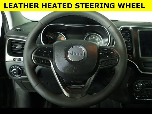 Used 2022 Jeep Cherokee Trailhawk image 9