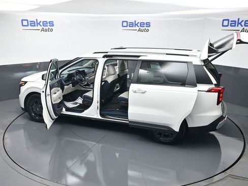 New 2026 Kia Carnival EX FWD image 61