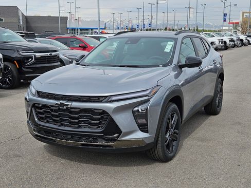 New 2025 Chevrolet Trax ACTIV w/ Sunroof Package image 9
