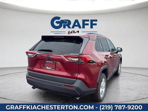 Used 2021 Toyota RAV4 LE AWD/4WD image 7