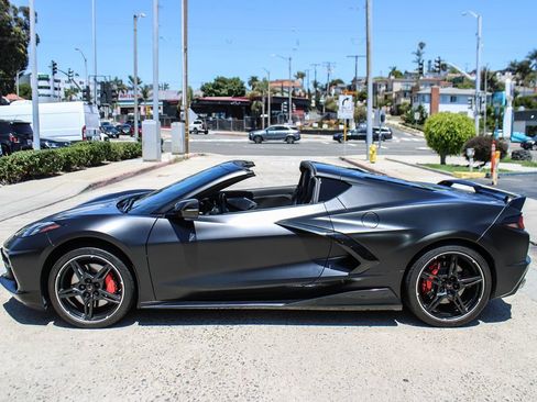 Used 2021 Chevrolet Corvette Stingray Premium Cpe w/ Z51 Performance Package RWD image 2
