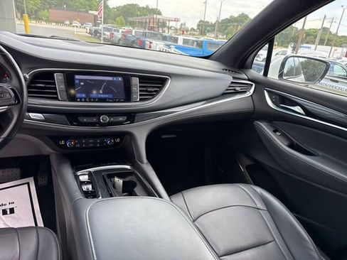 Used 2024 Buick Enclave Premium AWD/4WD image 26