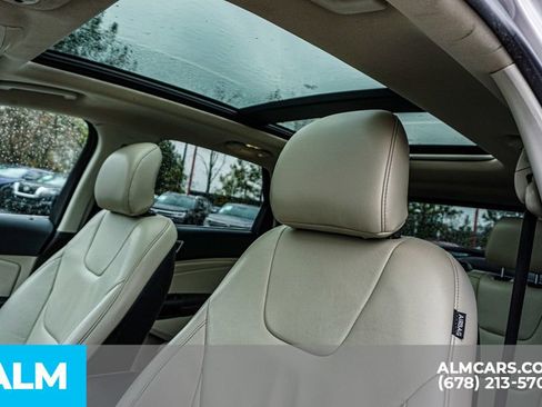 Used 2019 Ford Edge Titanium w/ Cold Weather Package image 18