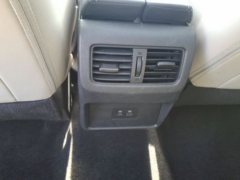 Used 2023 Nissan Rogue SV w/ SV Premium B Package image 18