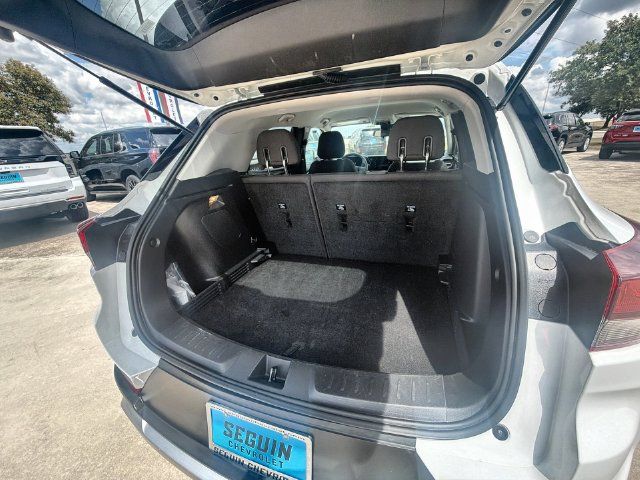Used 2025 Chevrolet TrailBlazer LT AWD/4WD image 24