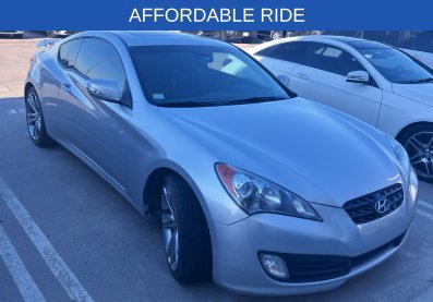 Used 2011 Hyundai Genesis 3.8 RWD image 1