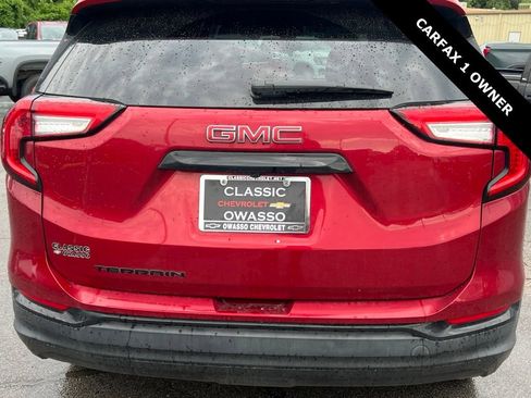 Used 2024 GMC Terrain SLE w/ Elevation Edition FWD image 11