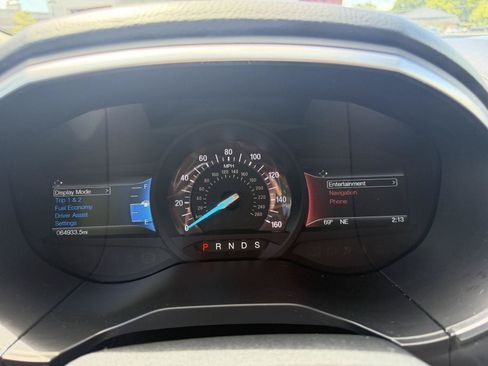 Used 2018 Ford Edge Titanium w/ Ford Safe & Smart Package AWD/4WD image 14