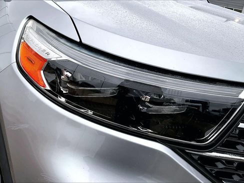 Used 2020 Ford Explorer XLT w/ Equipment Group 202A image 26