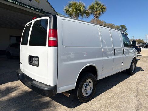 Used 2019 Chevrolet Express 2500 image 4