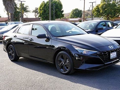 Used 2022 Hyundai Elantra SEL w/ Convenience Package FWD image 6