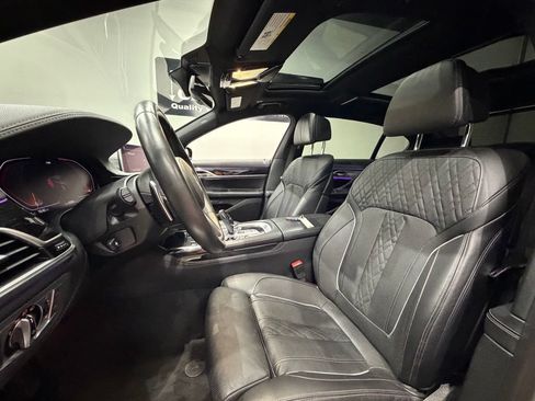 Used 2020 BMW 750i xDrive w/ Luxury Rear Seating Package AWD/4WD image 32