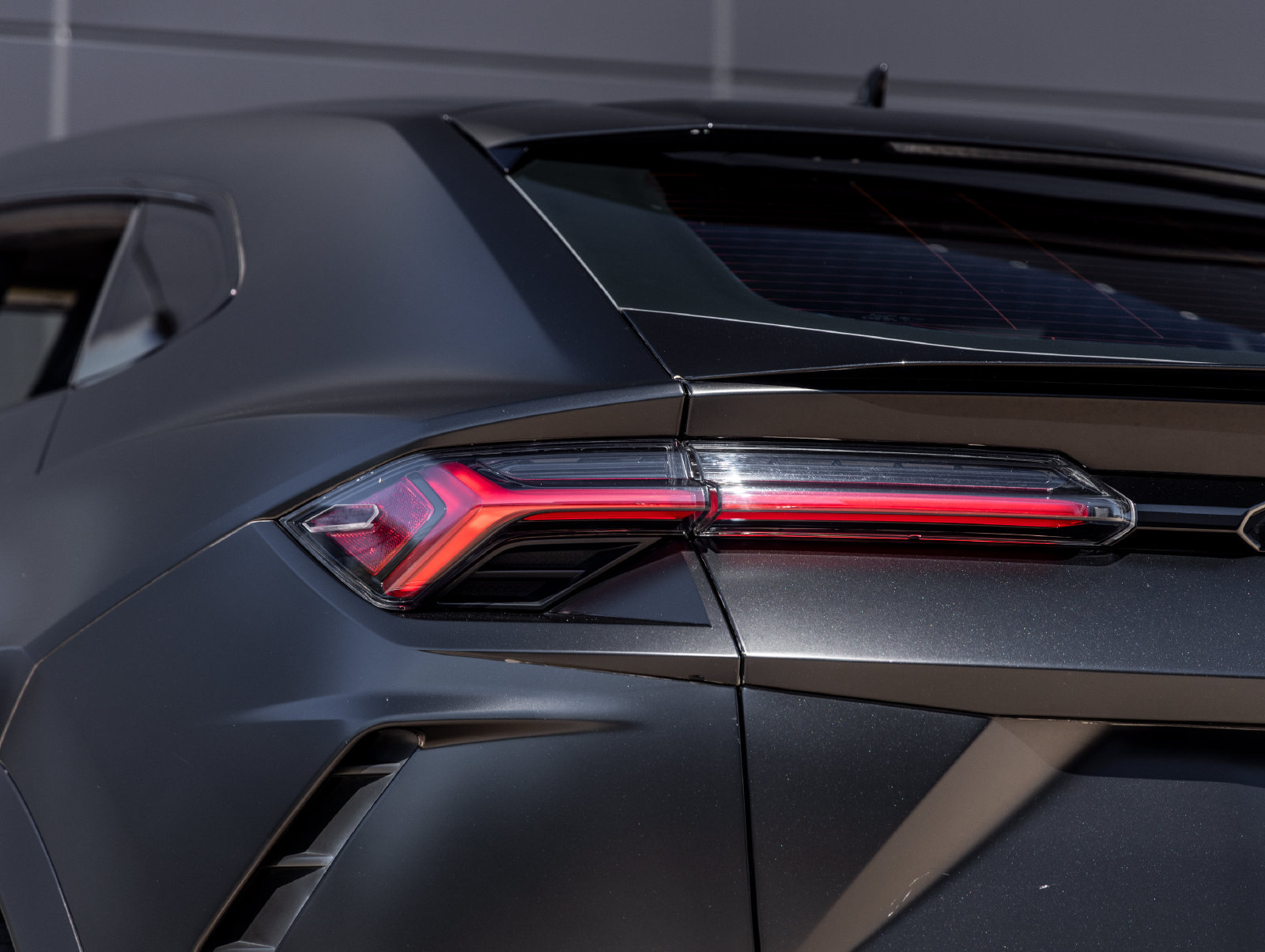 Used 2021 Lamborghini Urus AWD/4WD image 12