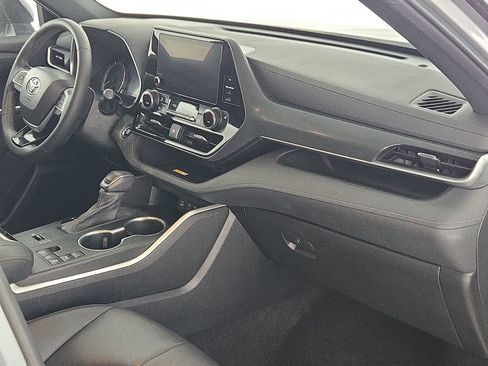 Used 2023 Toyota Highlander XSE image 34