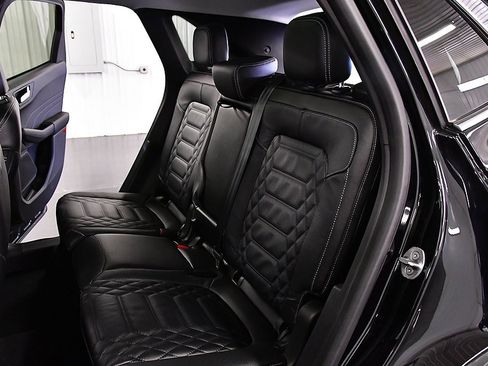 Used 2023 Ford Escape SE w/ PHEV Premium Package image 31