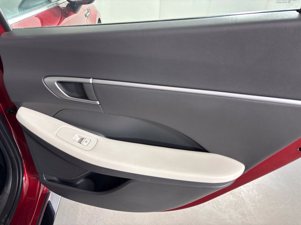 Used 2025 Hyundai Sonata SEL FWD image 19