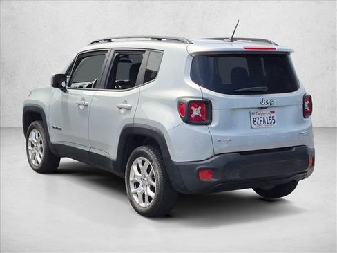 Used 2016 Jeep Renegade Latitude w/ Cold Weather Group AWD/4WD image 7
