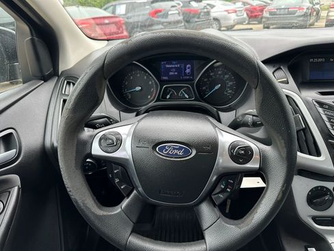 Used 2013 Ford Focus SE w/ SE Winter Pkg FWD image 7