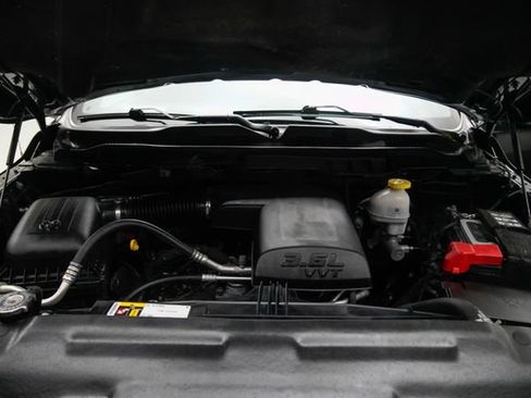 Used 2024 RAM 1500 Classic SLT AWD/4WD image 13
