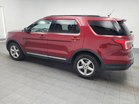 Used 2018 Ford Explorer XLT w/ Equipment Group 202A FWD image 3