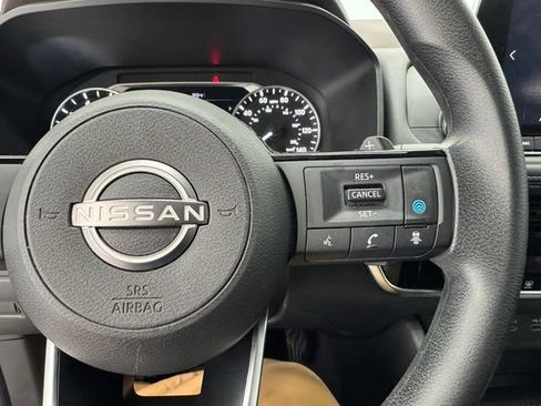 Used 2022 Nissan Rogue SV FWD image 25