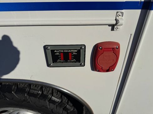 Used 2005 Chevrolet Silverado 2500 4x4 Crew Cab image 25