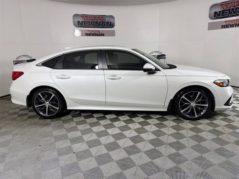 Used 2024 Honda Civic Touring image 4