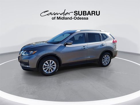 Used 2019 Nissan Rogue SV image 4