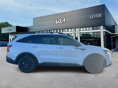 Certified 2023 Kia Sorento S image 9